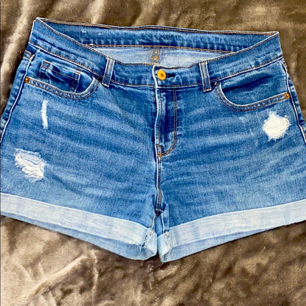 Women’s Distressed Shorts
